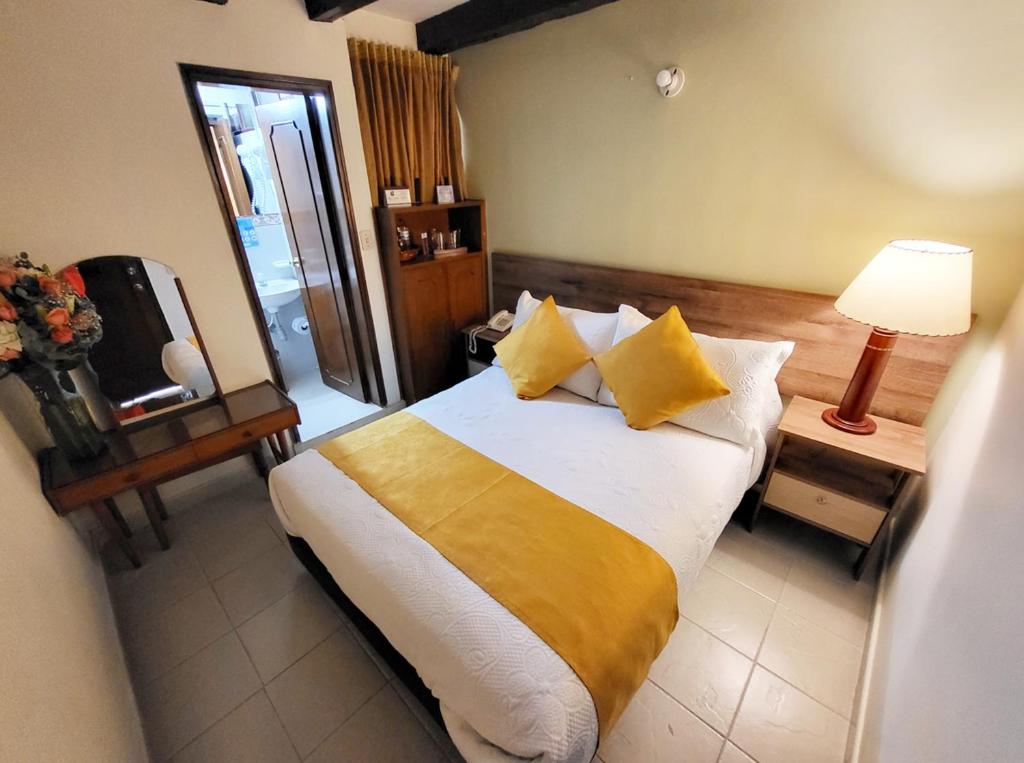hotel-ambala-bogota-colonial-cheap-hotels-in-bogota-3 hotel ambala bogota colonial cheap hotels in bogota room