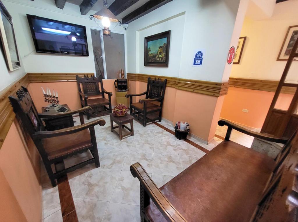 hotel-ambala-bogota-colonial-cheap-hotels-in-bogota-4 hotel ambala bogota colonial cheap hotels in bogota lounge