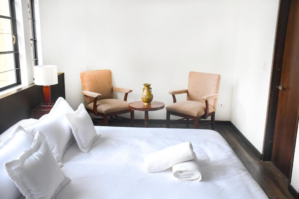 hotel-museo-san-moritz-cheap-hotels-in-bogota-6 hotel museo san moritz cheap hotels in bogota room